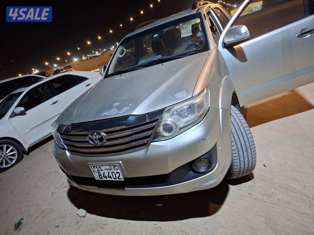 فورتنر ٢٠١٤سيرفس وكالة صبغ وكالةشرط الفحص ✔️0