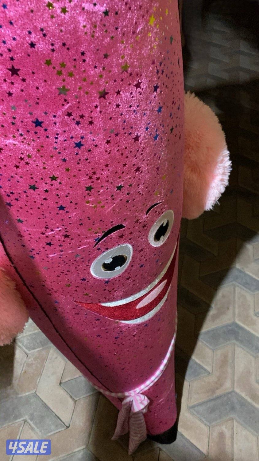 للبيع موزه ورديه حقت الموسم الاصليه " طول متر و 800