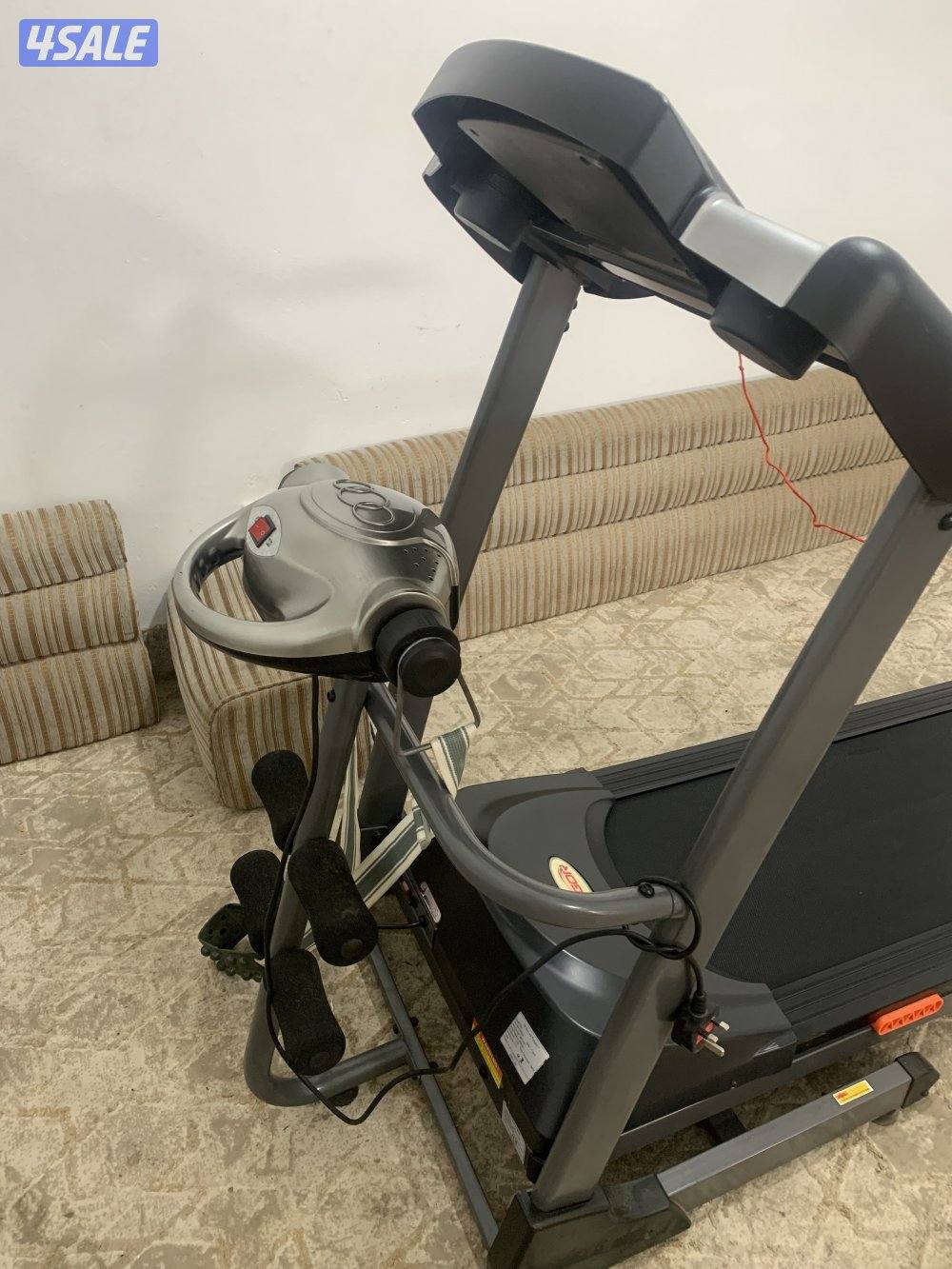 للبيع جهاز مشي vigor نظيف3