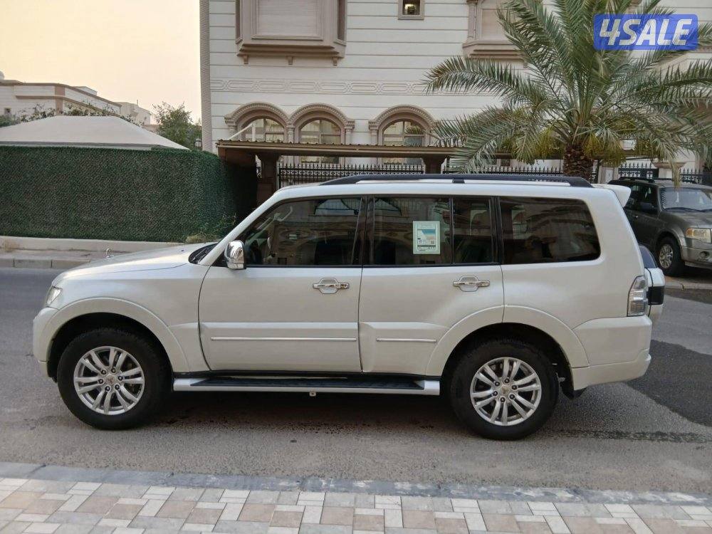 للبيع باجيرو مكينه كبيره كامل المواصفات٢٠٢٠ ماشي١٦٢ صبغ وكاله شرط0