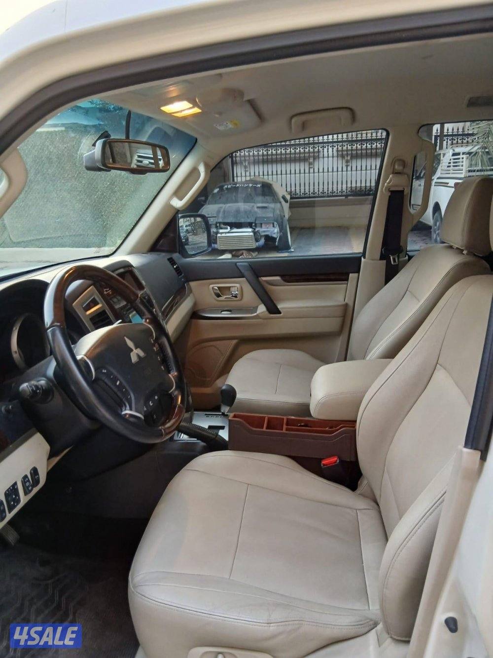 للبيع باجيرو مكينه كبيره كامل المواصفات٢٠٢٠ ماشي١٦٢ صبغ وكاله شرط3