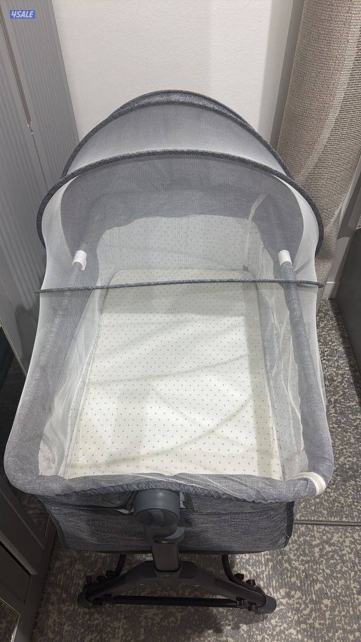 ادوات اطفال شبه جديدة.  سرسر اطفال  -هزاز يعمل بالشحن او البطاري5