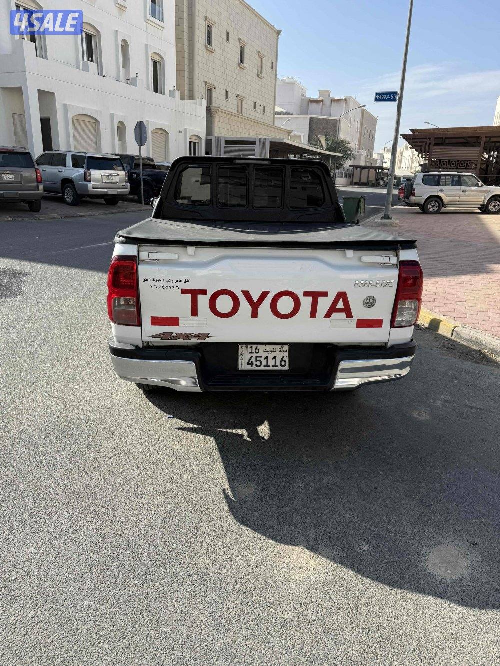 للبيع وانيت هايلكس الدرجه الثانيه دبل قير عادي صبغ الوكاله عداد 165 شر1