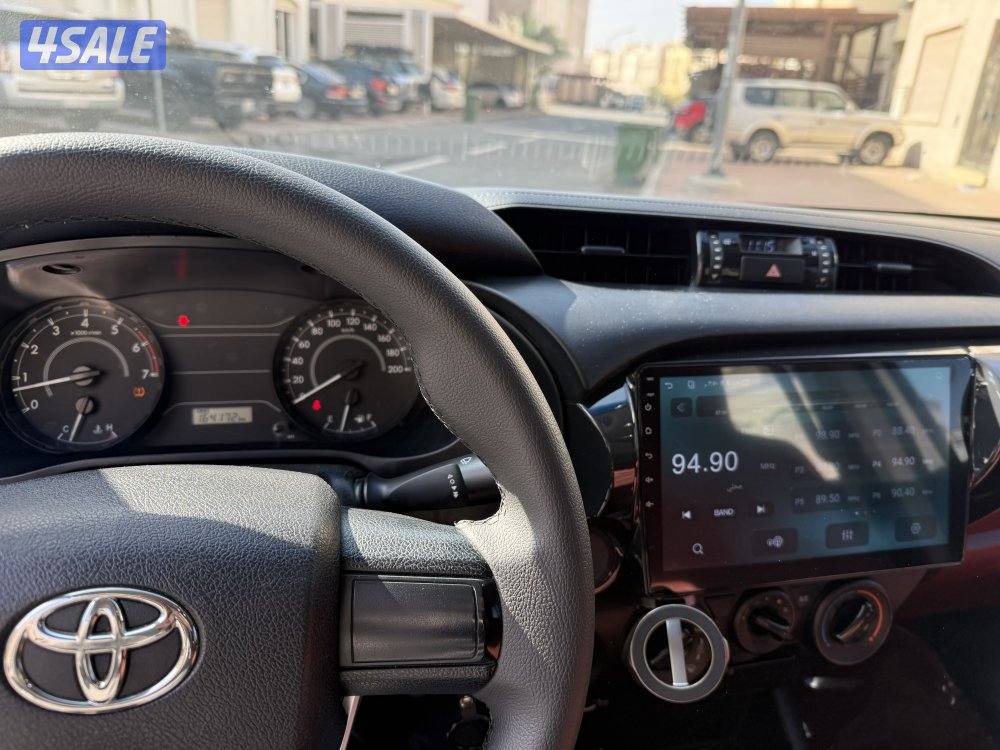 للبيع وانيت هايلكس الدرجه الثانيه دبل قير عادي صبغ الوكاله عداد 165 شر6