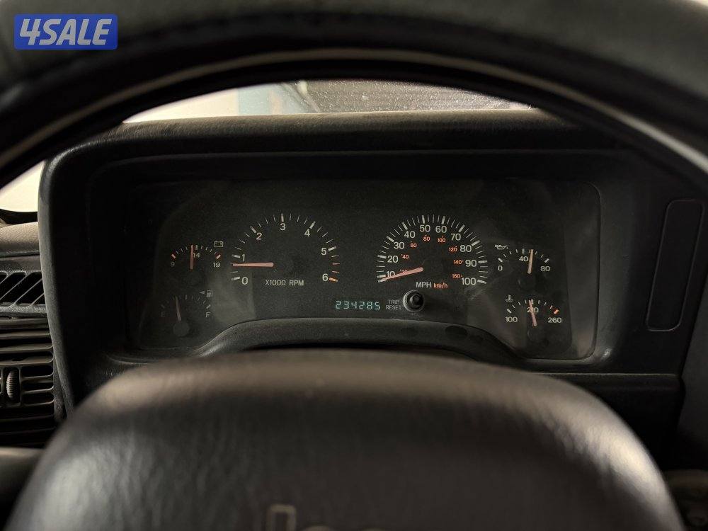 شيروكي 2000  توماتيك الموتر توني مبدله هيئه كامله دبل قيرقابل للمساومه2