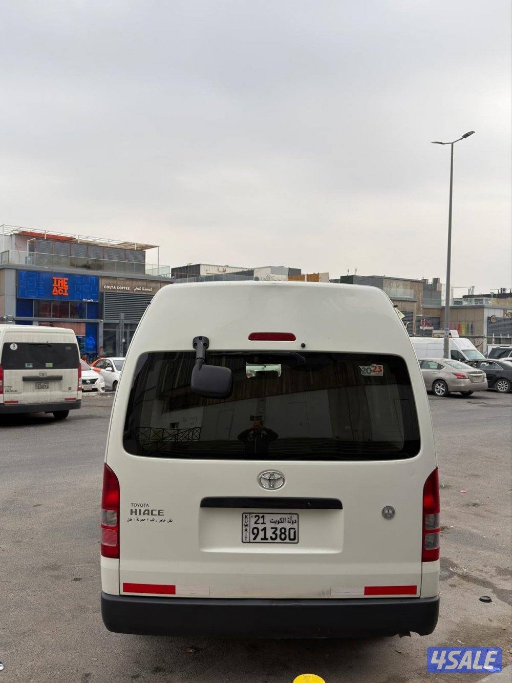 باص سقف عالي عداد 26 الف موديل 20232