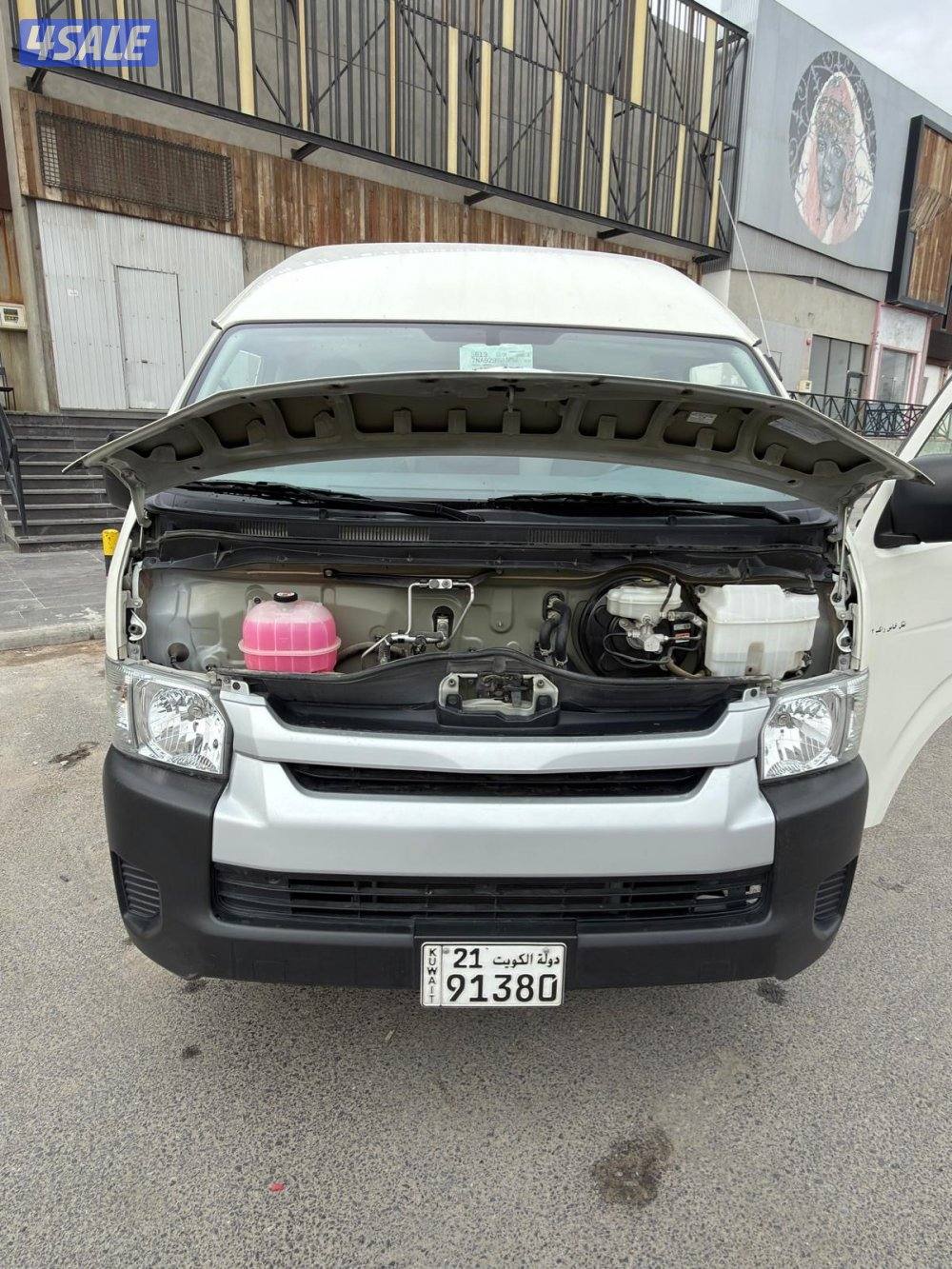 باص سقف عالي عداد 26 الف موديل 20235