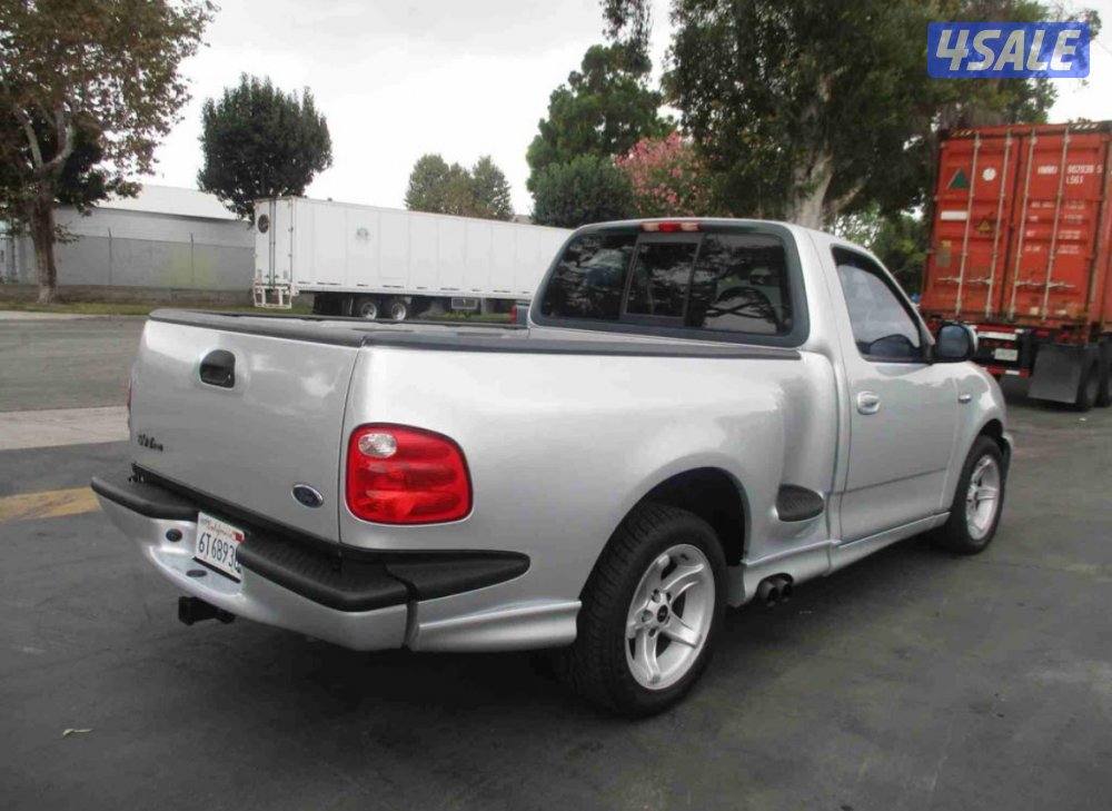 للبيع F150 Lightning 2000 SVT2