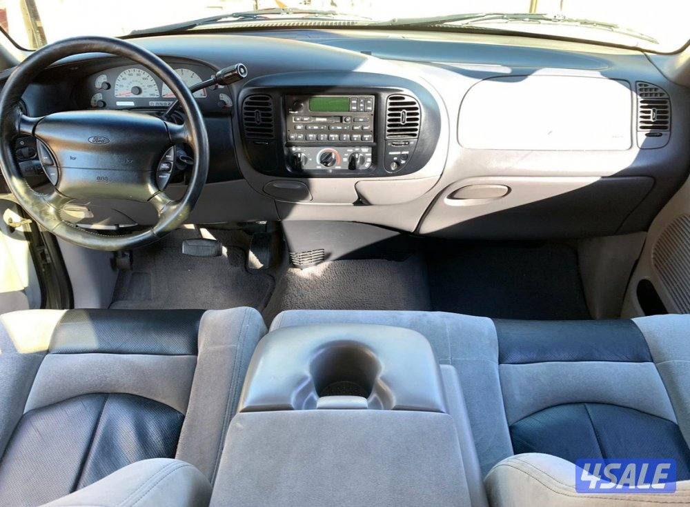 للبيع F150 Lightning 2000 SVT4