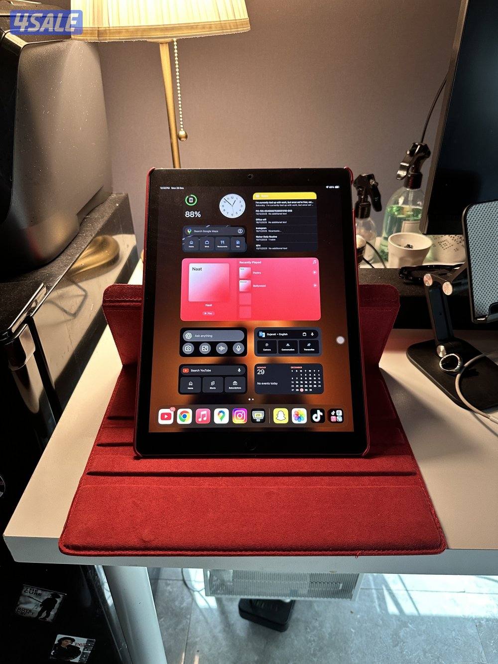 Apple Ipad Pro (12.9 inch 2nd Gen) 256 GB - Excellent Condition0