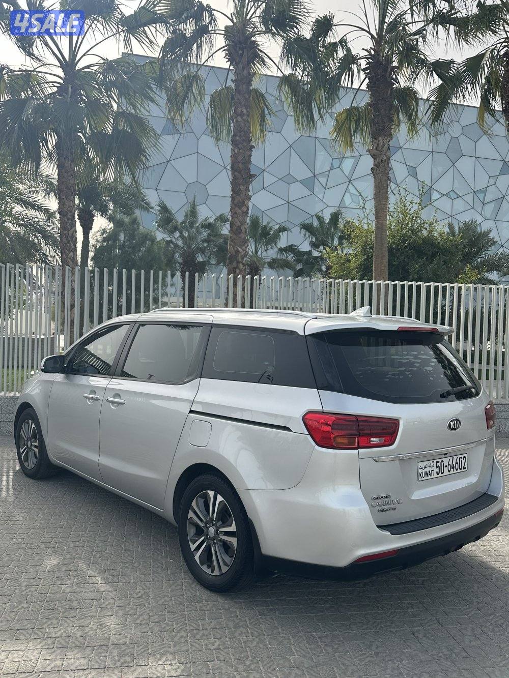 كيا كرنفال 2019 عداد 94  ألف سرفيس منتظم بالوكالة6