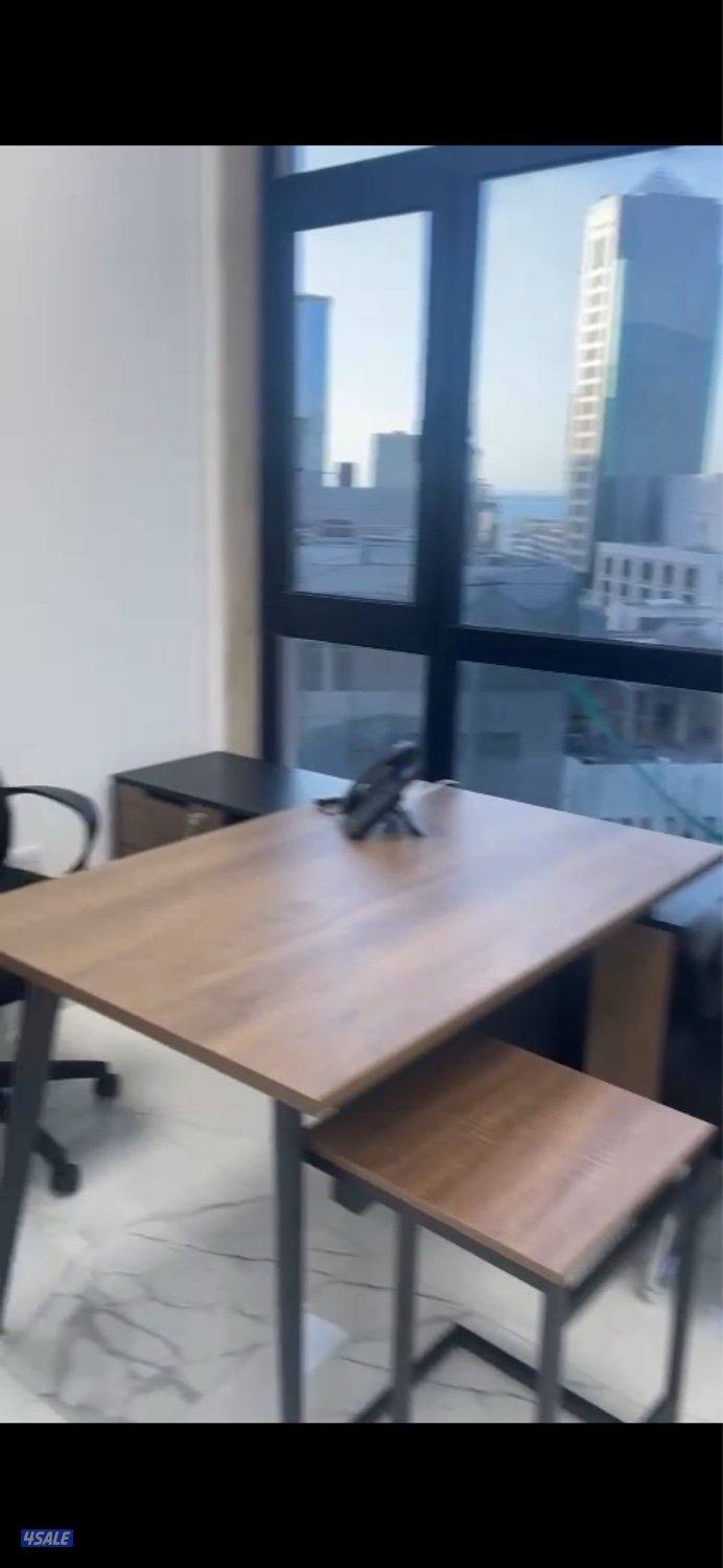 مكتب مؤثث 3 غرف وصاله وحمام ومطبخ0