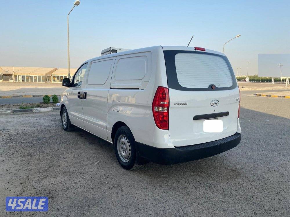 2017هيونداي  H1 ثــلاجــة3