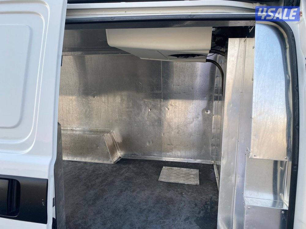 2017هيونداي  H1 ثــلاجــة10