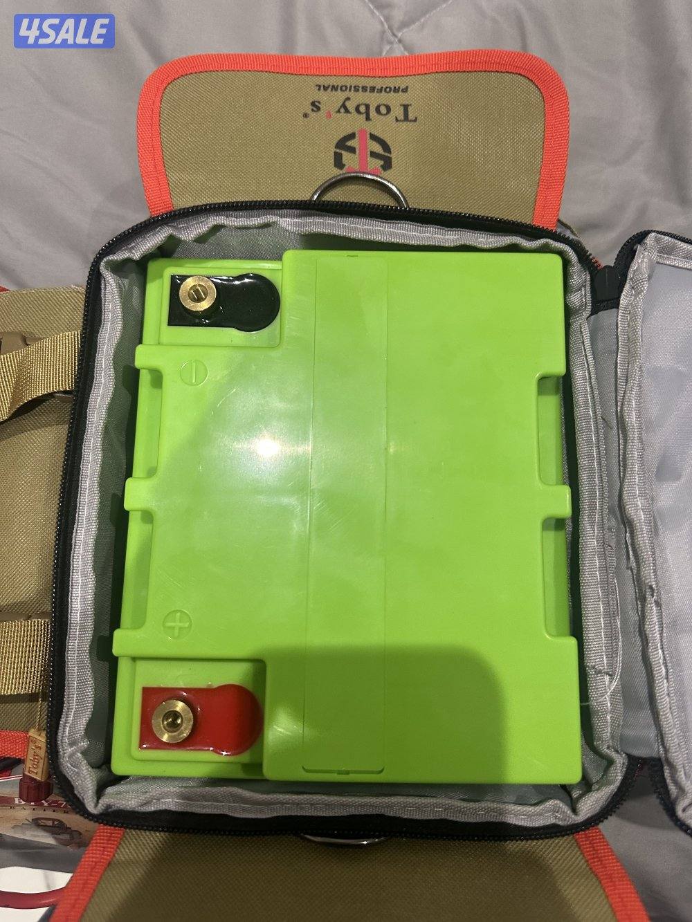 بطارية للبيع تقدر تشحن فيها و تشغل تلفزيون وتسوي اشتراك 500 فولت3