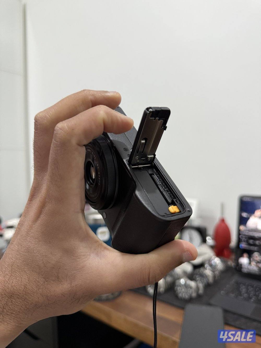 Fujifilm XF10 حالتها ممتازه، مع شاحنها فقط4