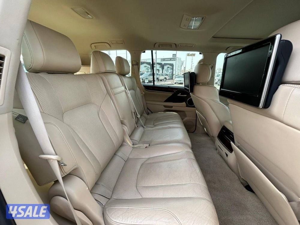 لكزس LX570 درجة اولى  موديل 2017 ماشى 318.000 k.m  وارد الساير4