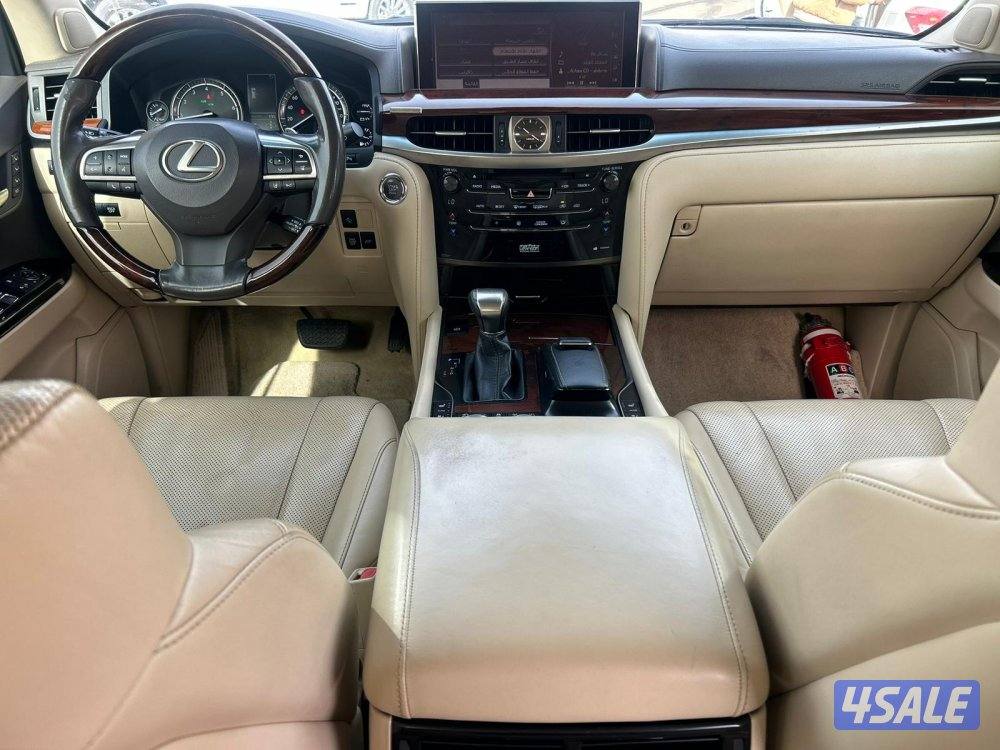 لكزس LX570 درجة اولى  موديل 2017 ماشى 318.000 k.m  وارد الساير6