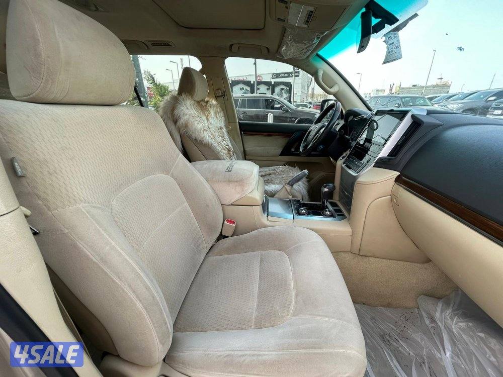 تويوتا لاند كروزر GX.R-V8 موديل 2017 ماشى 251.000 k.m  وارد الساير .5