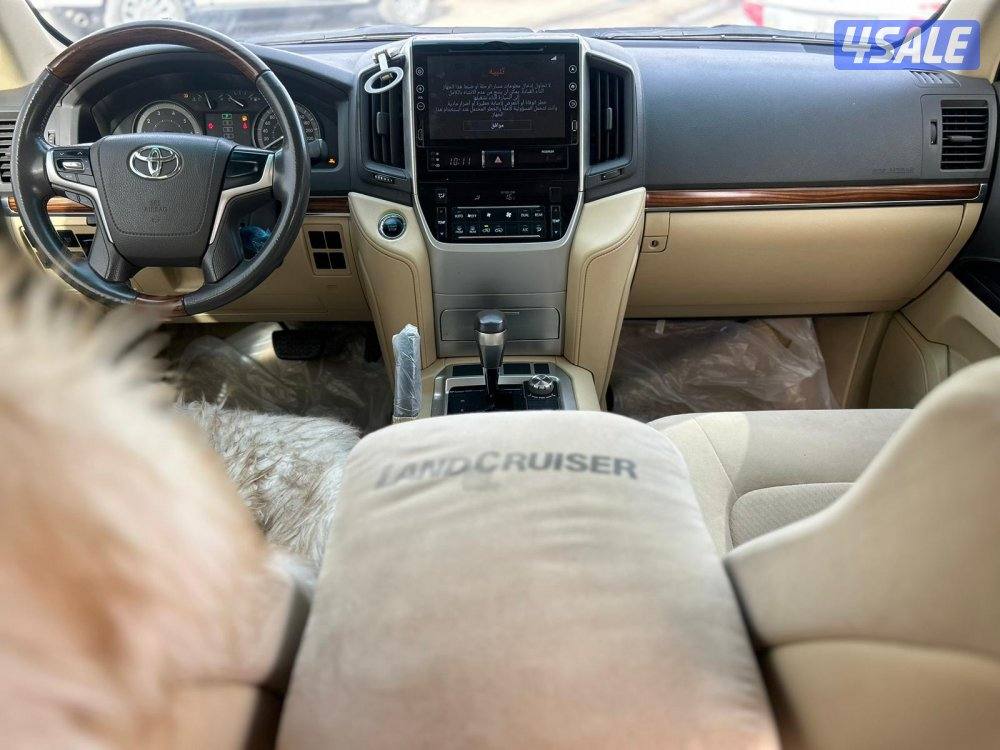 تويوتا لاند كروزر GX.R-V8 موديل 2017 ماشى 251.000 k.m  وارد الساير .6