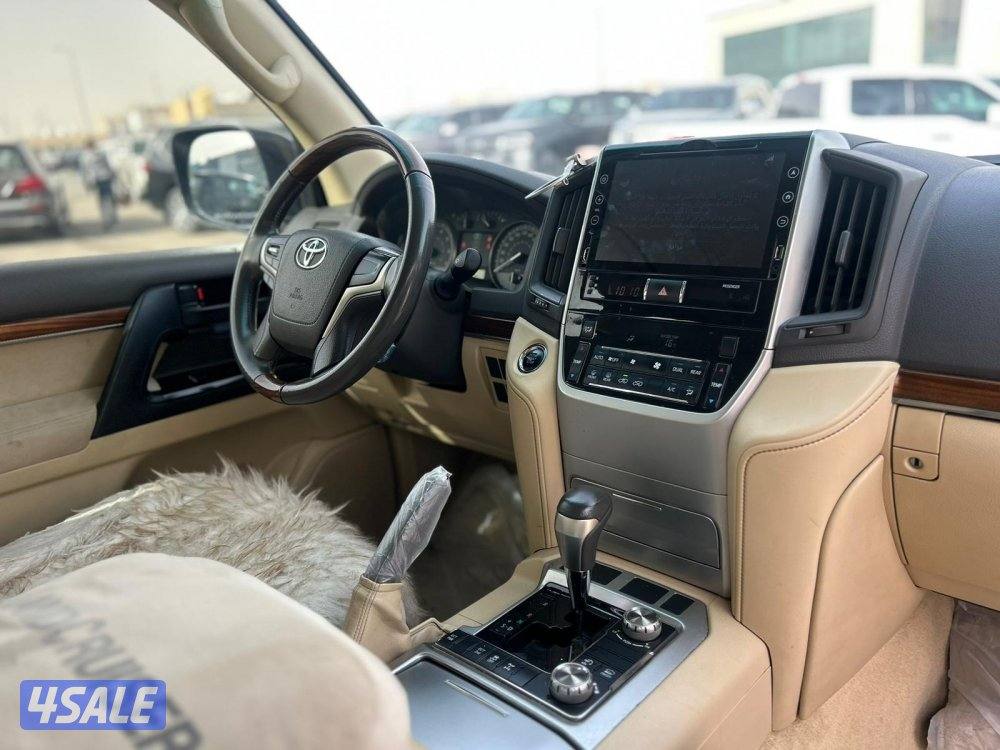 تويوتا لاند كروزر GX.R-V8 موديل 2017 ماشى 251.000 k.m  وارد الساير .7