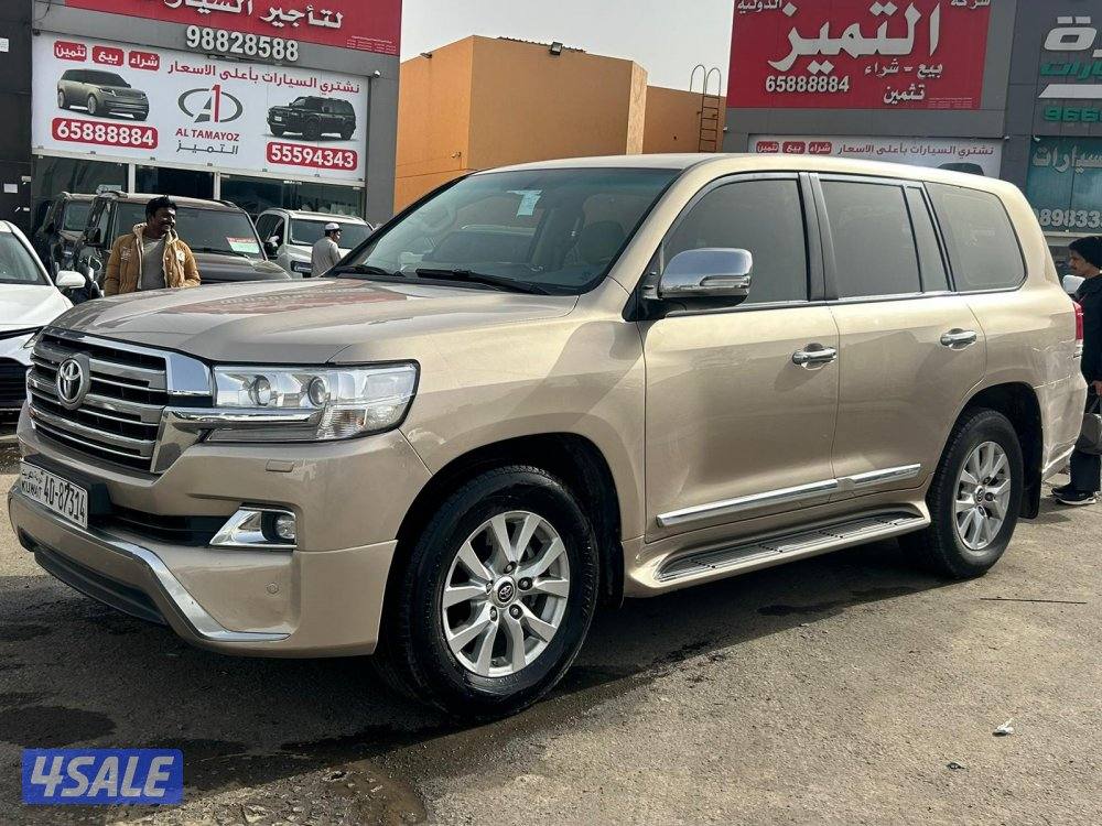 تويوتا لاند كروزر GX.R-V8 موديل 2017 ماشى 251.000 k.m  وارد الساير .8