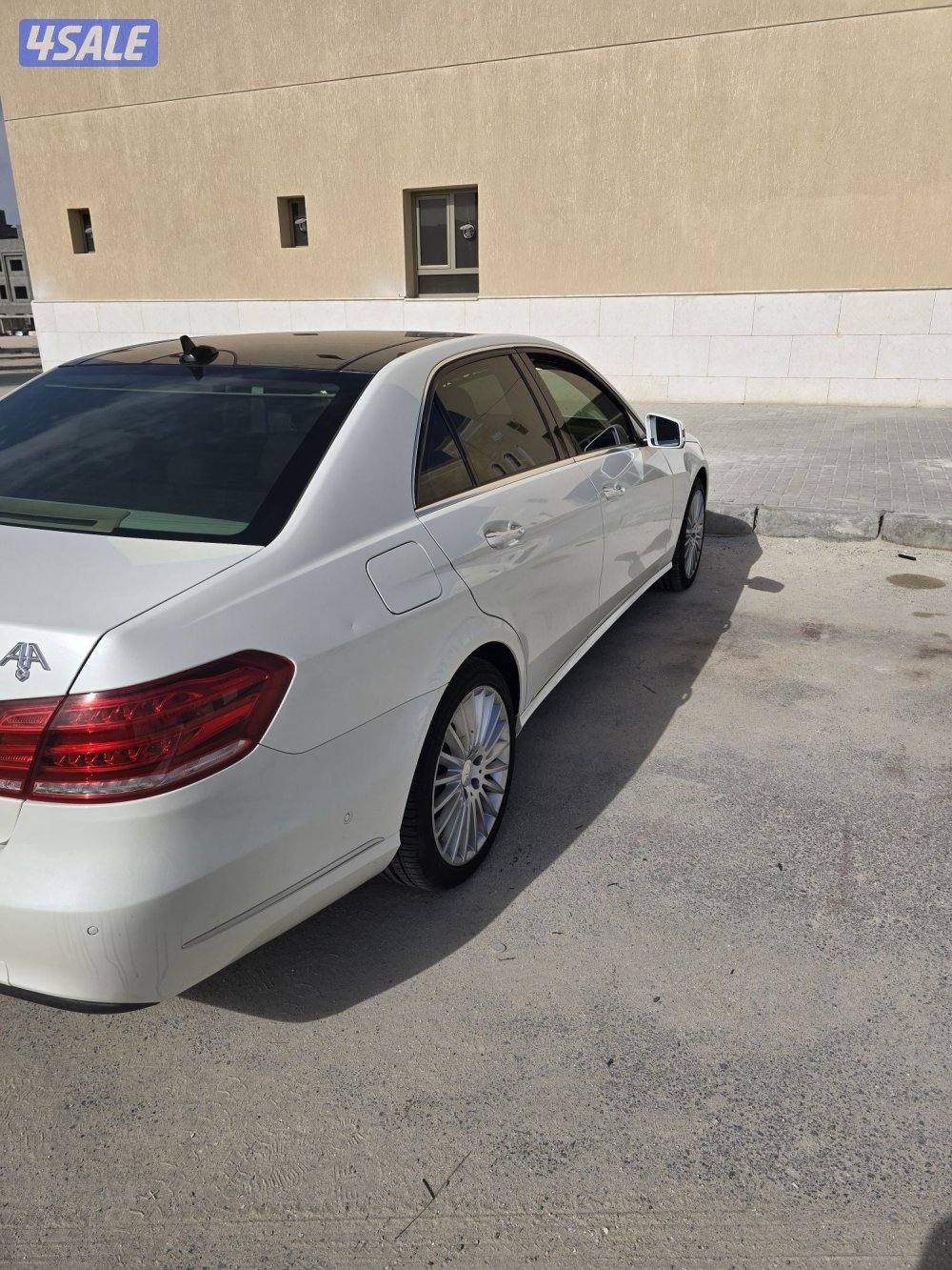 E300صبغ الوكاله بحالة الوكاله كامل المواصفات وقوف1