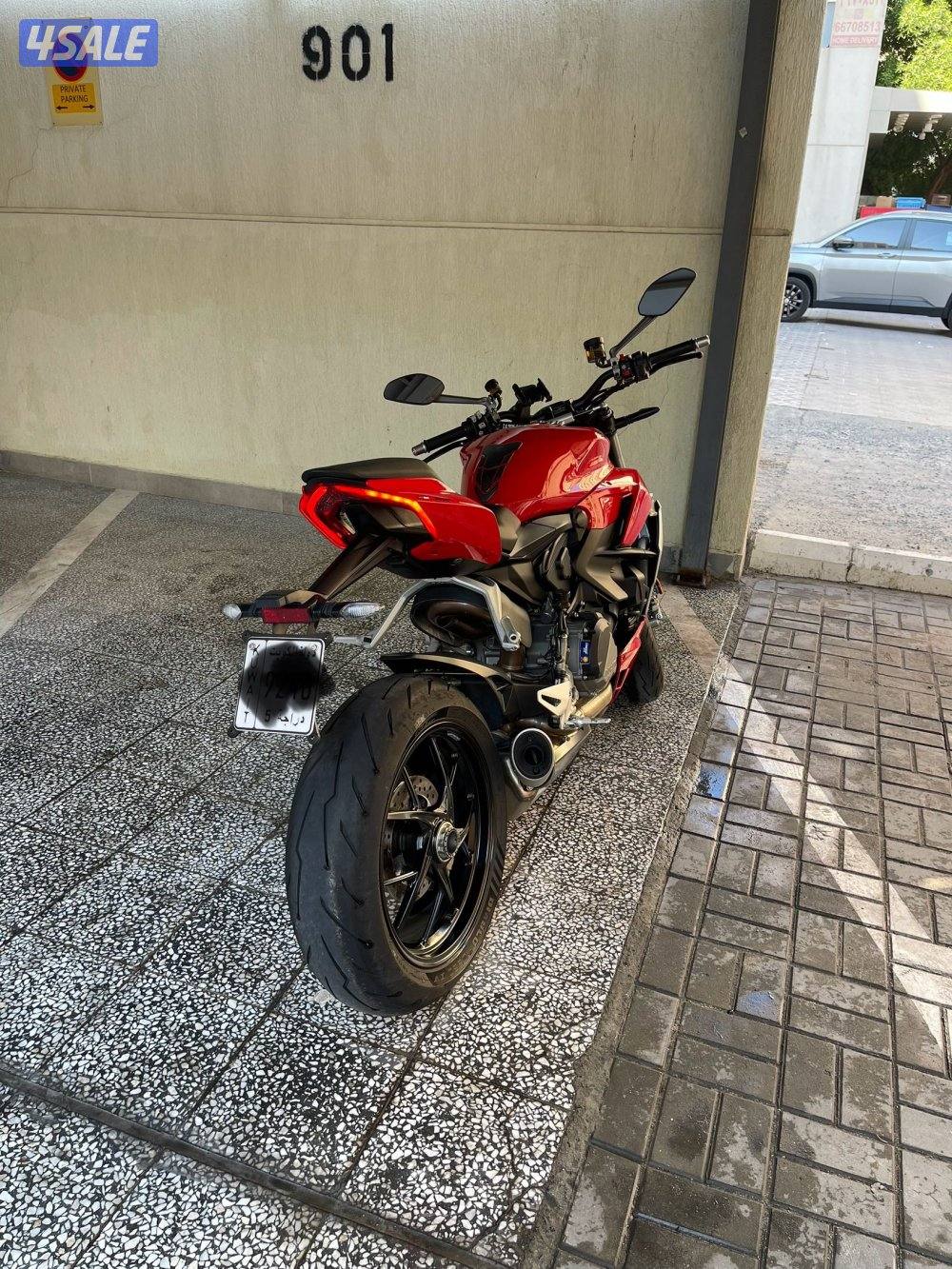 Ducati StreetFighter V2-2022 First Owner2