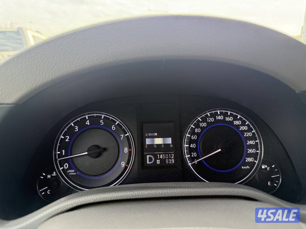 للبيع G37 s بحاله الوكاله ونادره ماشي 145 الف كيلو5