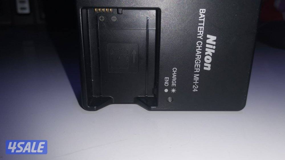 كاميرا نيكون D5600 شبه جديدة  ما فيها ولا خدش معاها العدسه ( مخزنه)5