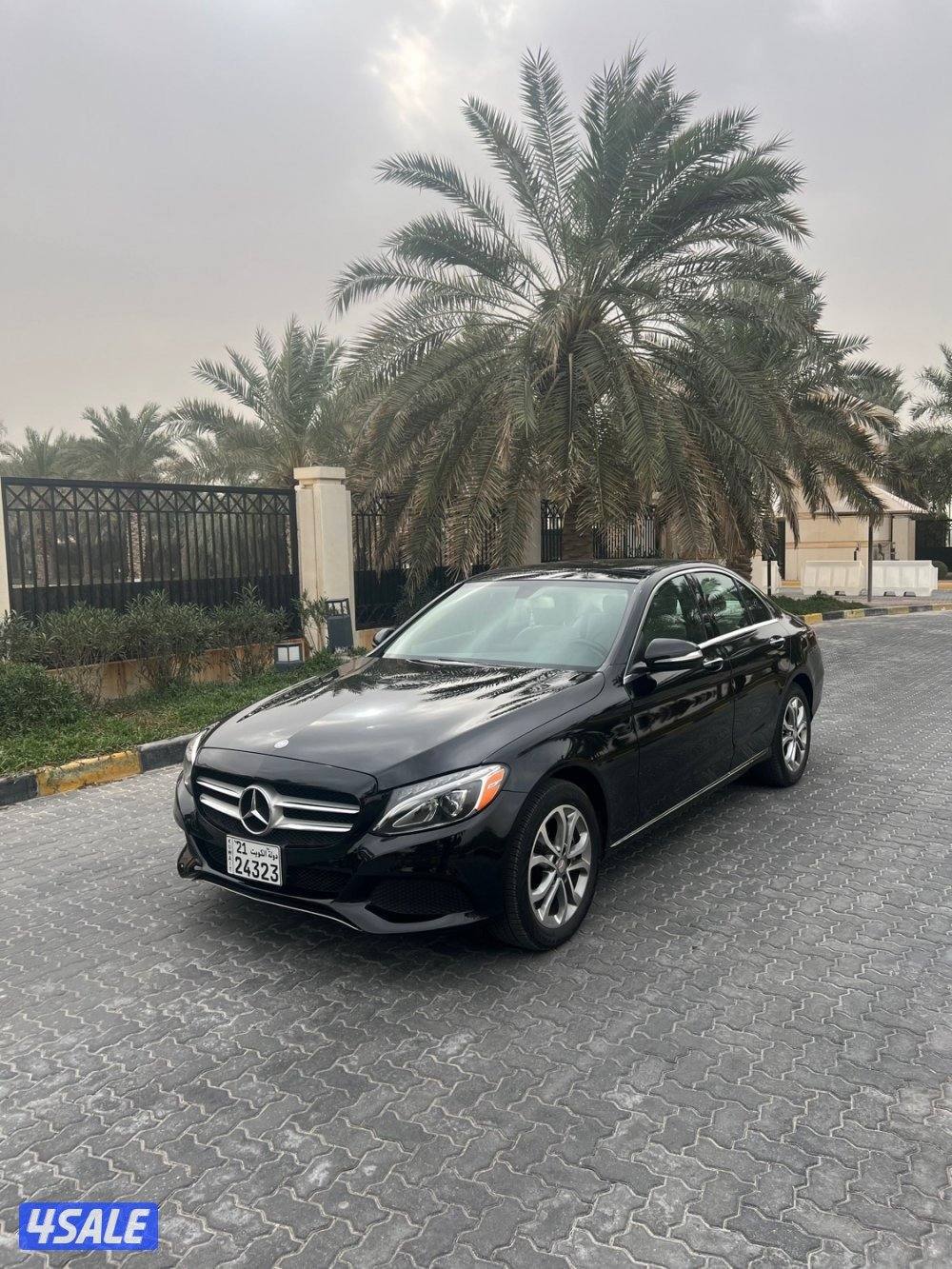 مرسيدس C300 كامله بانوراما السيارة ممتازه ماتحتاج شئ ان شاء الله0