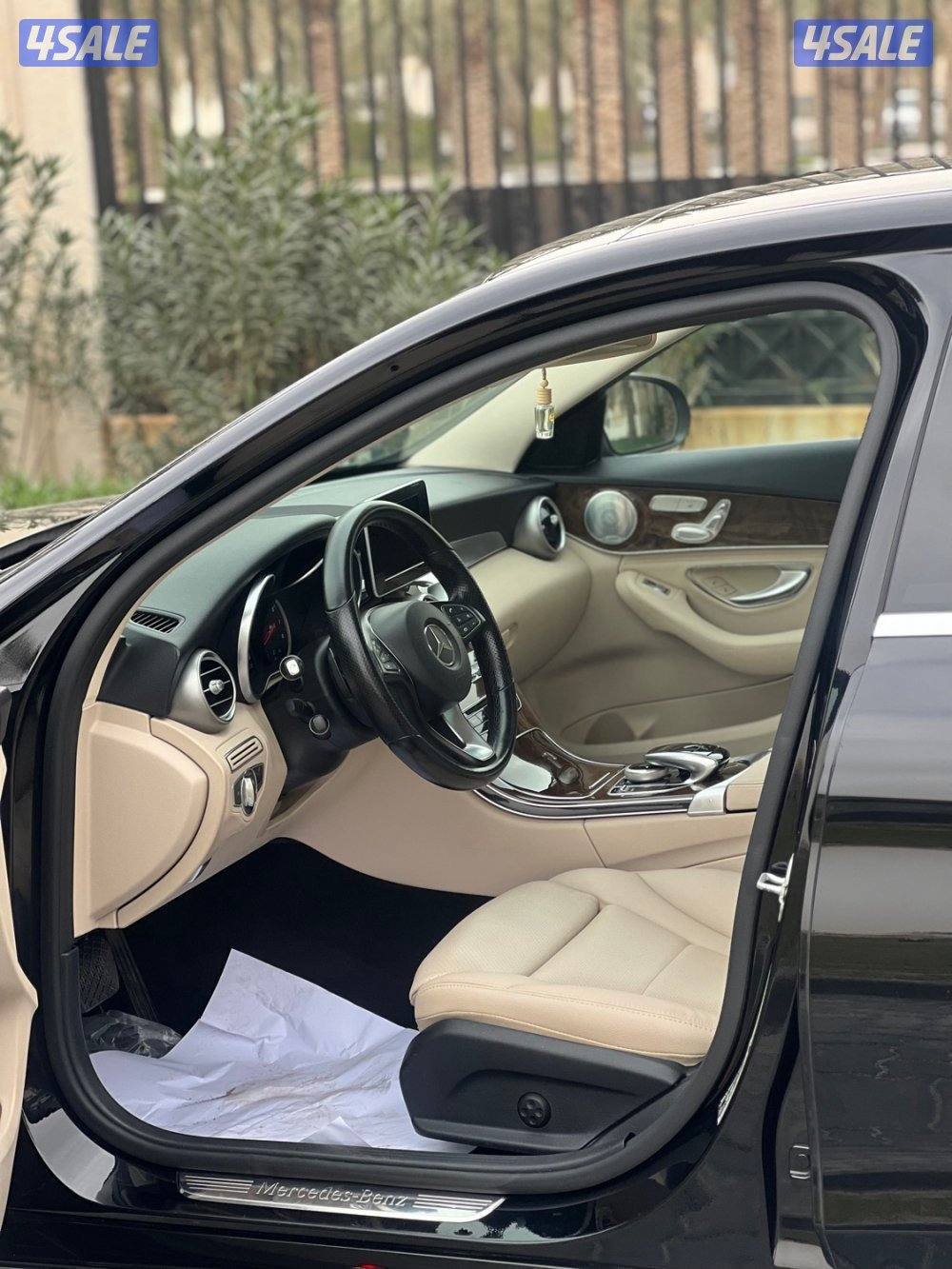 مرسيدس C300 كامله بانوراما السيارة ممتازه ماتحتاج شئ ان شاء الله3