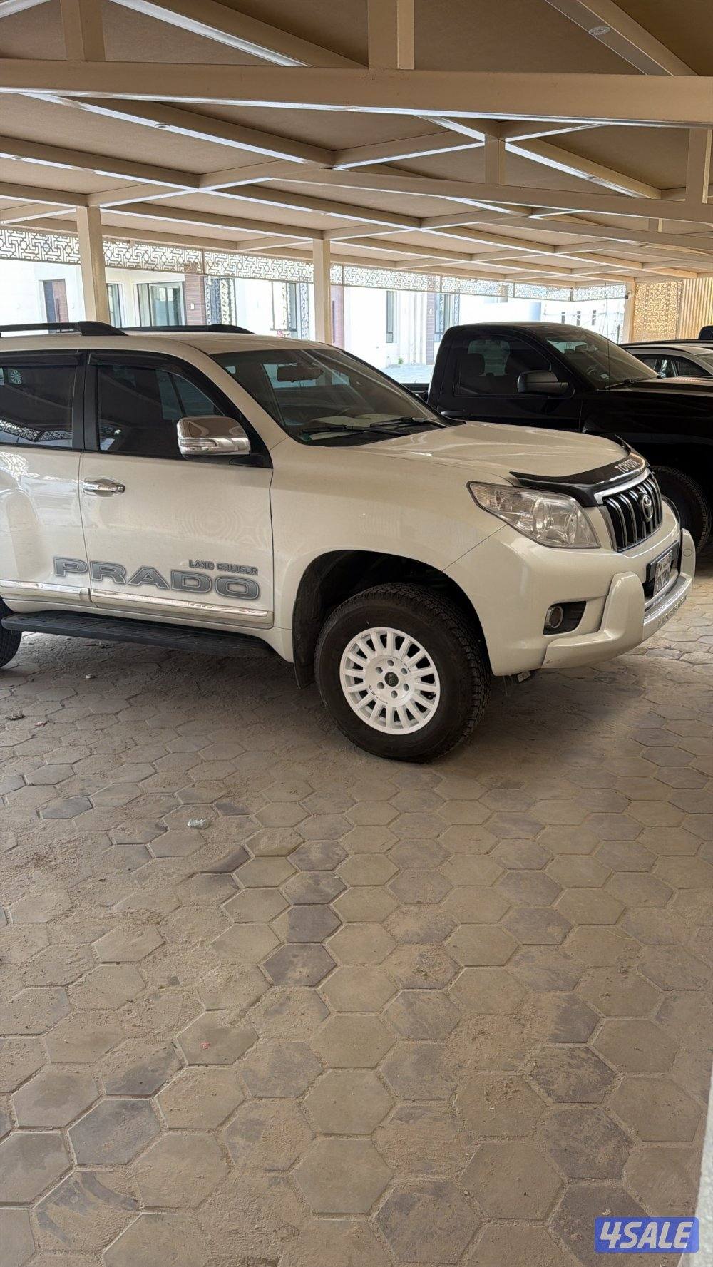 للبيع برادو نظيف جدا ونادر بحالة وكاله10