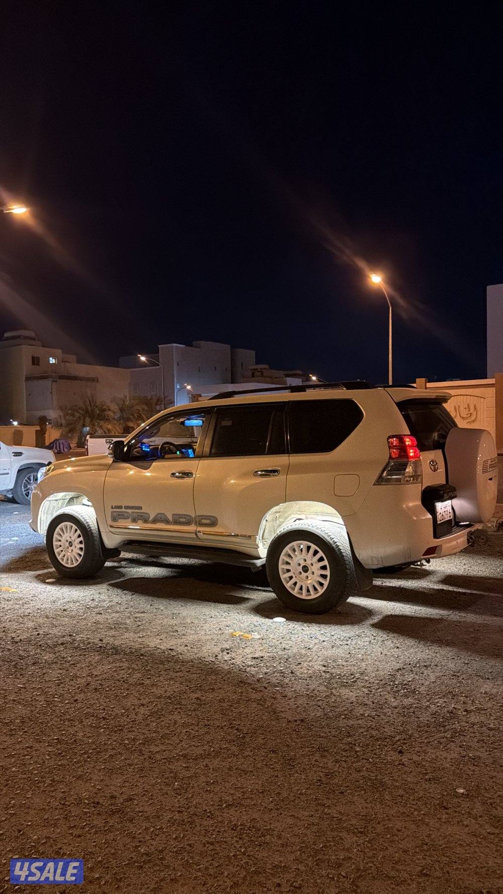 للبيع برادو نظيف جدا ونادر بحالة وكاله13