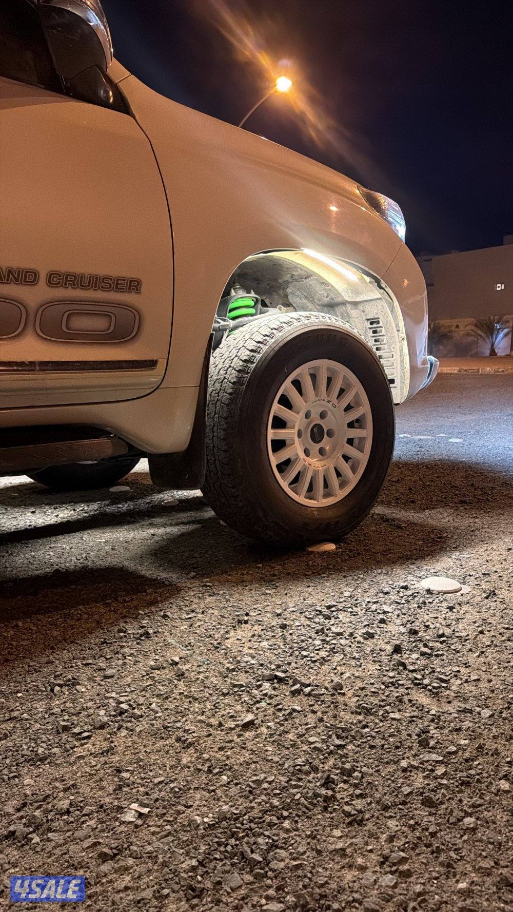 للبيع برادو نظيف جدا ونادر بحالة وكاله14