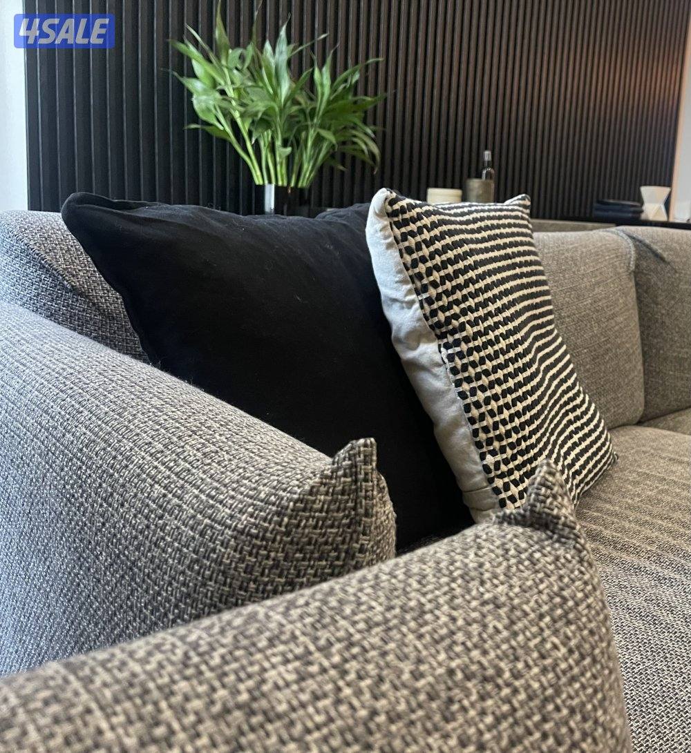 طقم جلوس مع طاولتين0