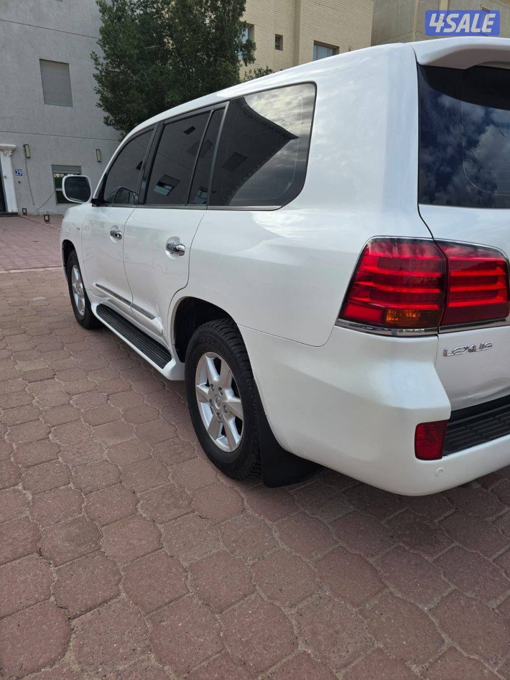 للبيع لكزس موديل ٢٠٠٩ ماشي ٤٧٠ وراد الساير صبغ الوكاله بلكامل اربع توا4