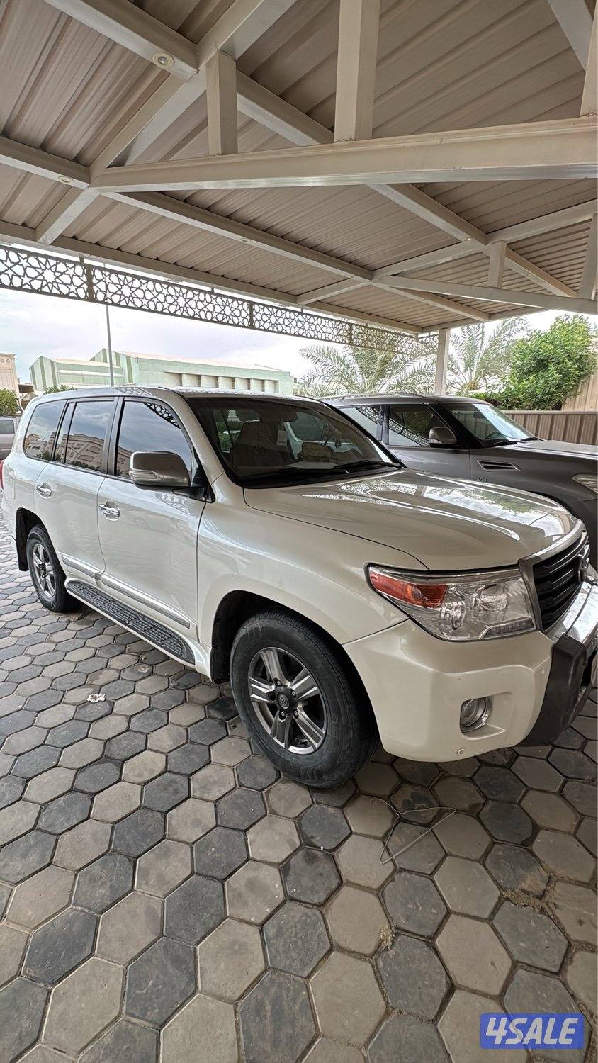 لاند كروزر 2012 شرط الشاصي.المكينه والقير يبيلهم استهلاكيات3