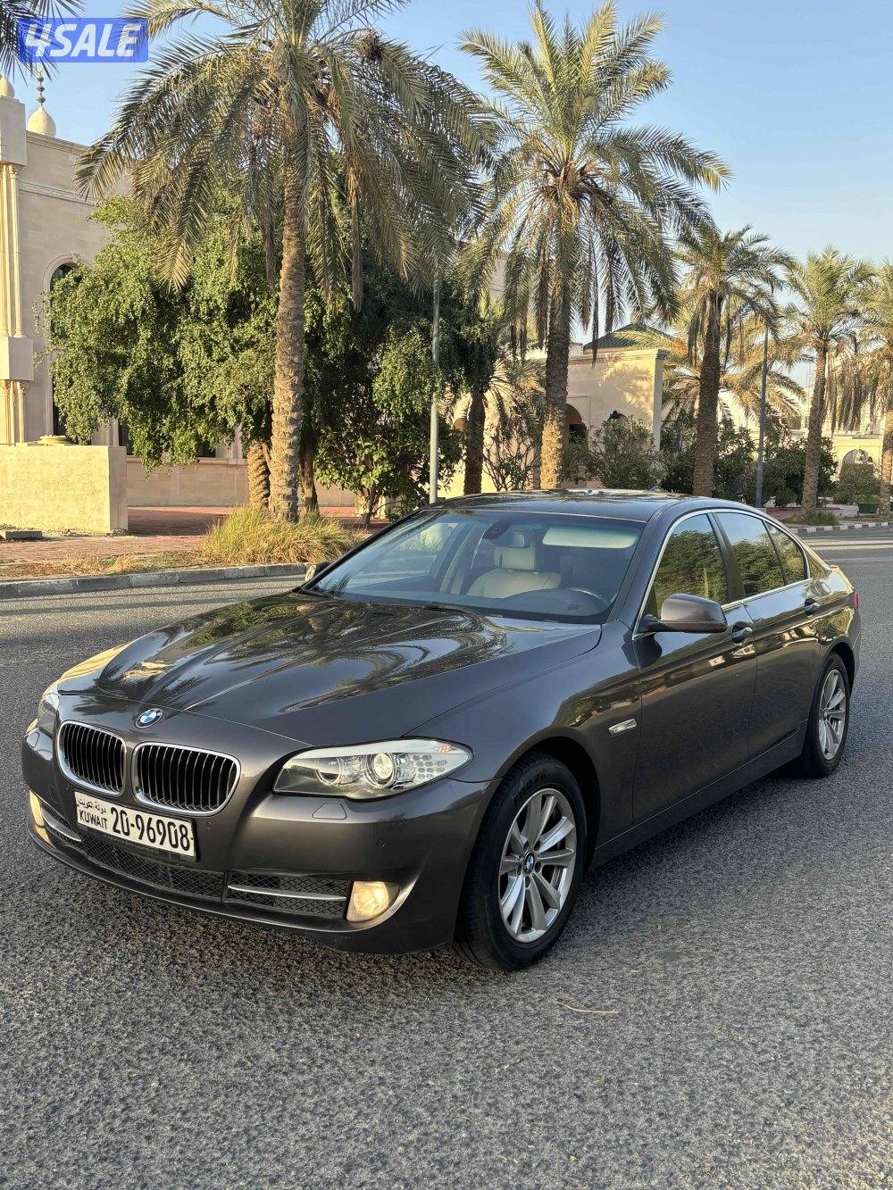 للبيع بي ام 520i2