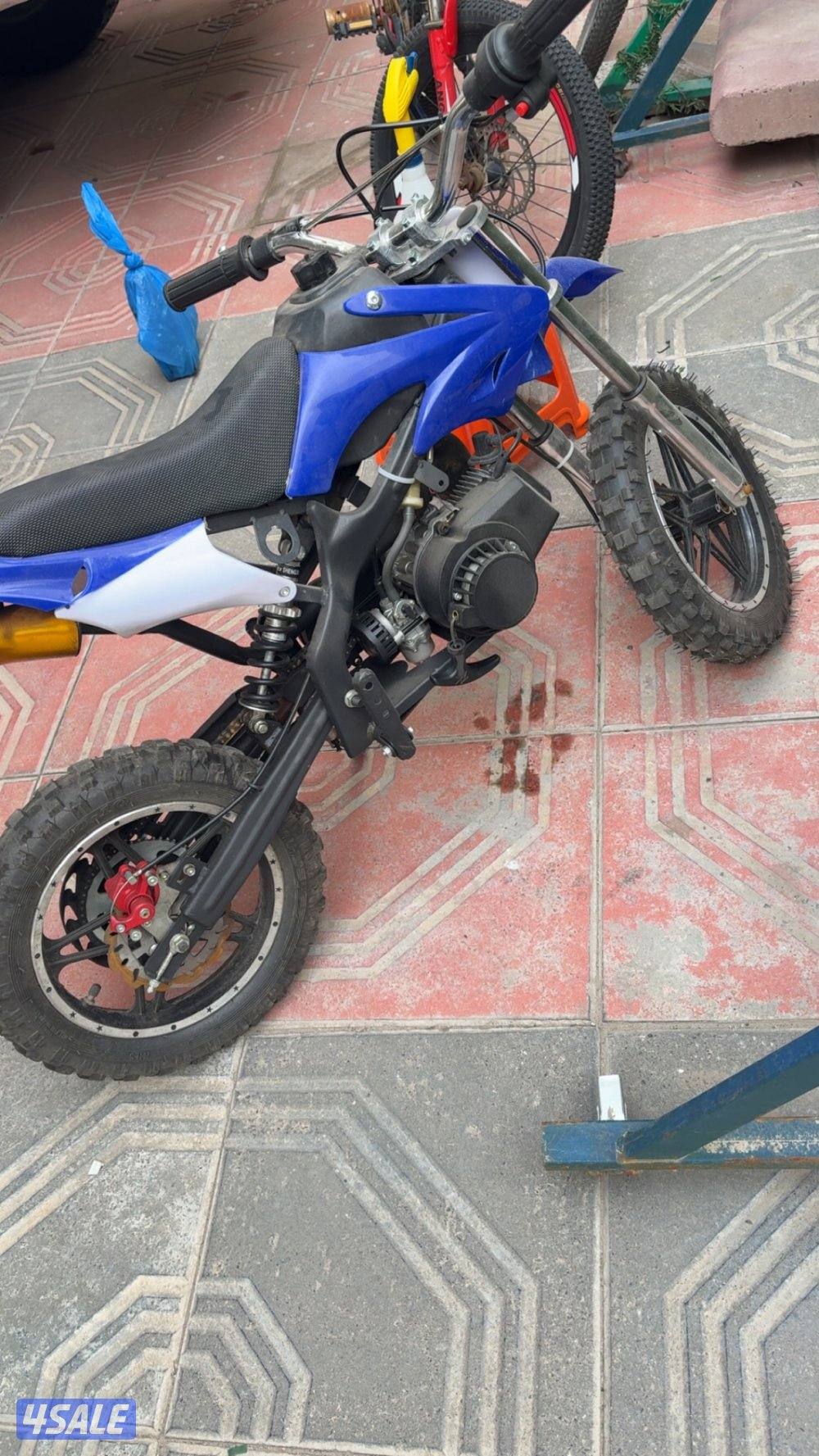 للبيع سيكل صيني شغال مافيه شي بانزين خلط بانزين و دهن و قابل لتفاوض3