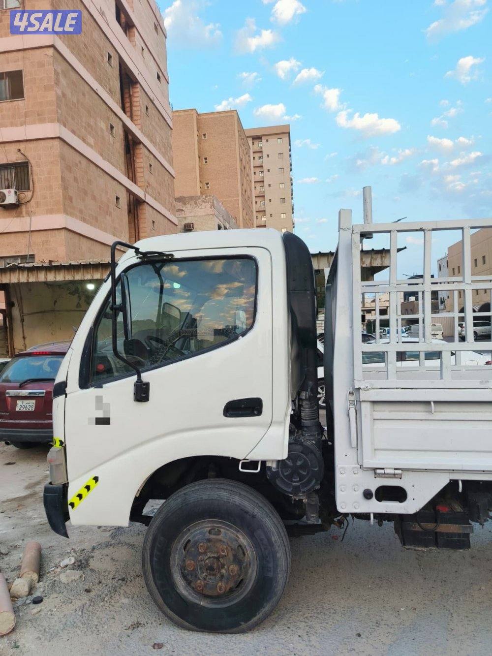 للايجار هاف لوري0