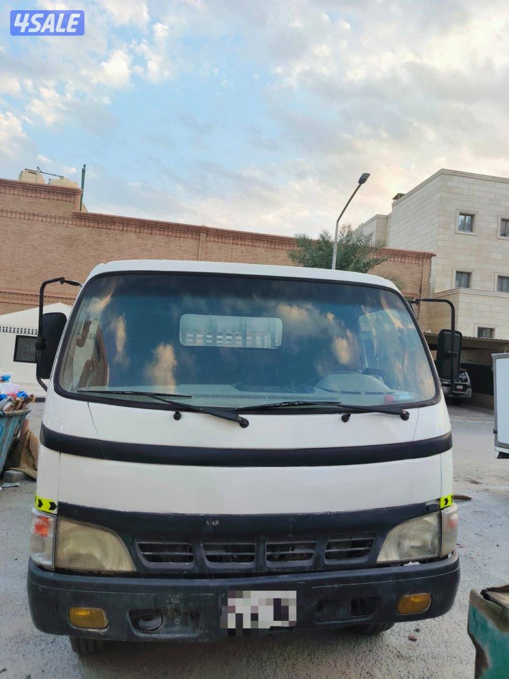 للايجار هاف لوري1