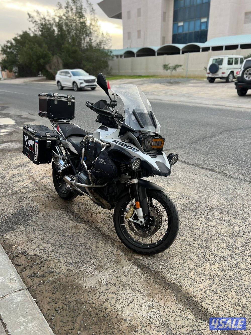 للبيع GS R12000