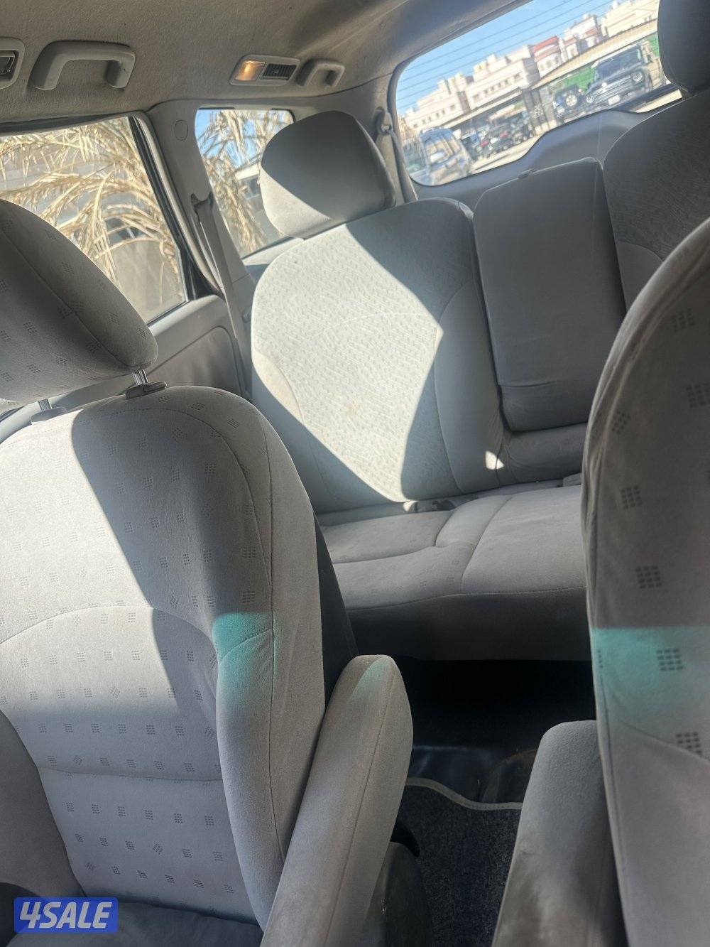 للبيع فان متسوبيشي والسعر قابل للمساومه0