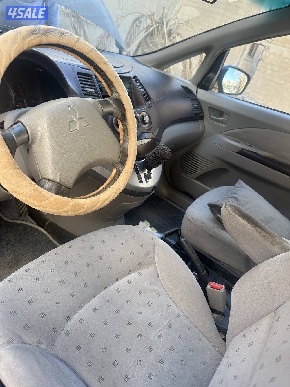 للبيع فان متسوبيشي والسعر قابل للمساومه3