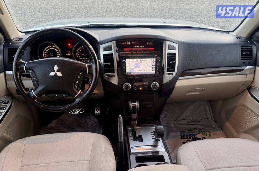 Mitsubishi pajero full option 20197
