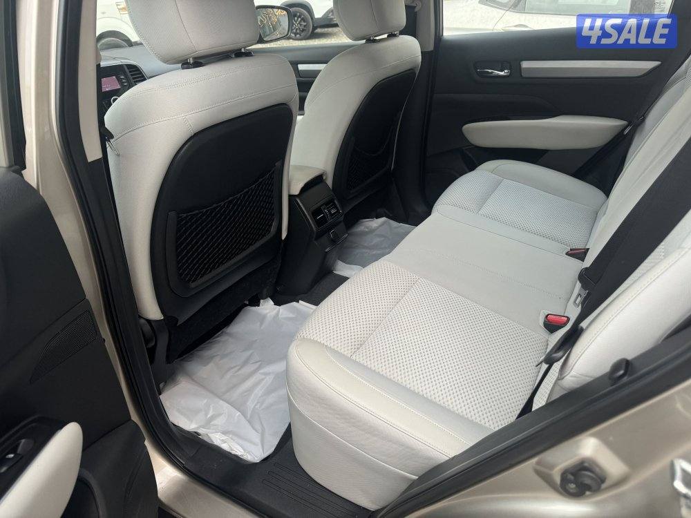 للبيع رينو كوليوس موديل 2021 بحالة الوكاله8