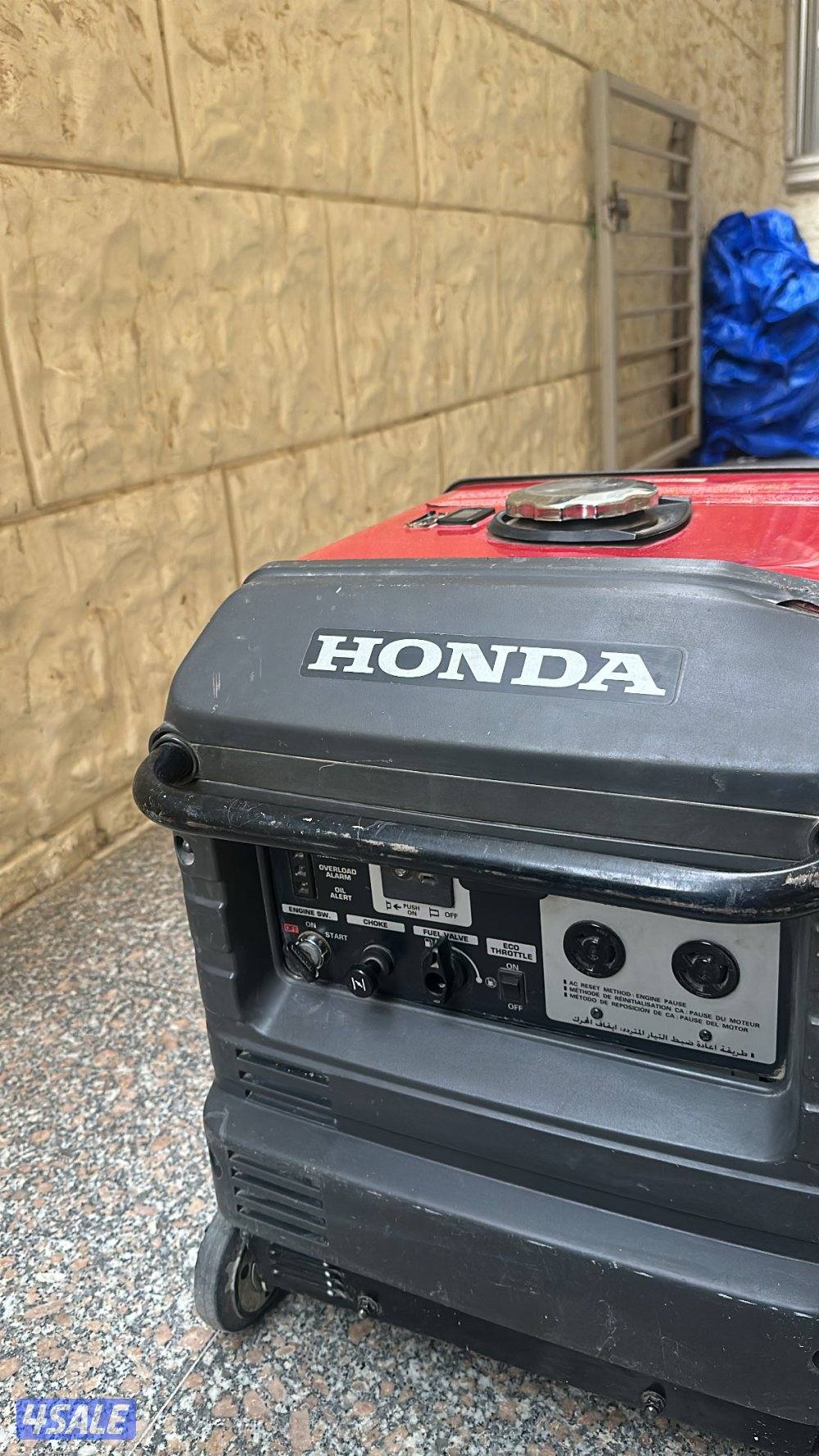 ماطورين هوندا وكالة كاتم واحد بقوة ٦٥٠٠ وواحد بقوة ٣٠٠٠ المواطير نظيفه0