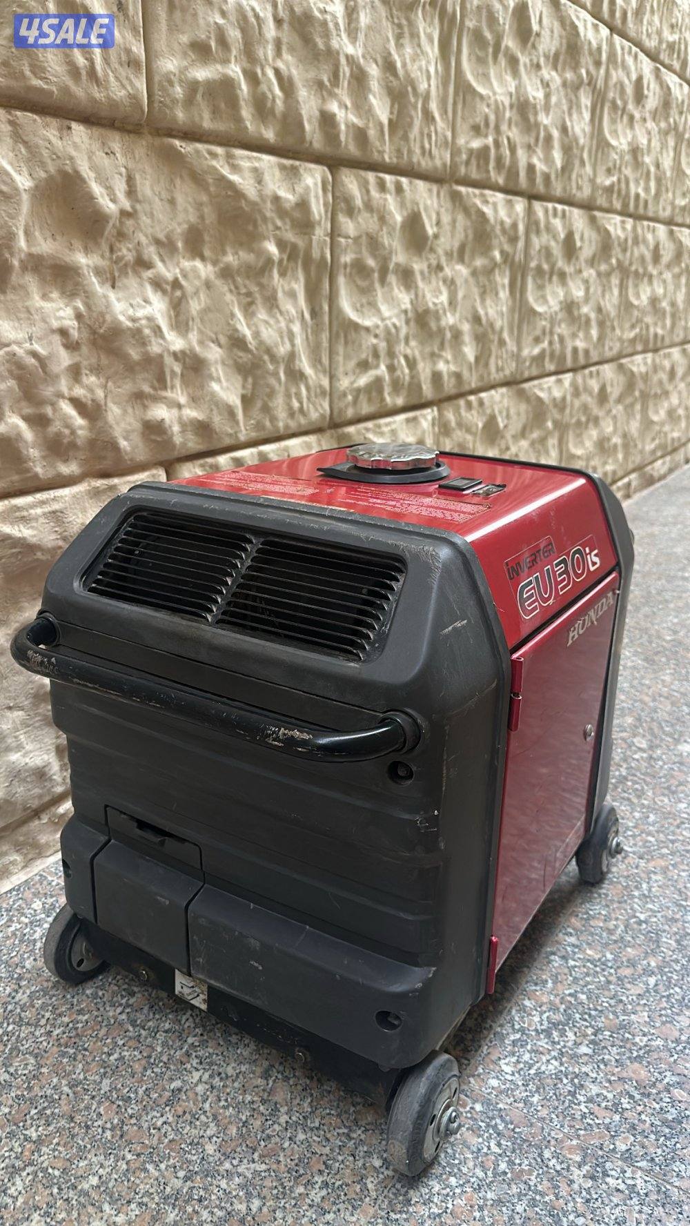 ماطورين هوندا وكالة كاتم واحد بقوة ٦٥٠٠ وواحد بقوة ٣٠٠٠ المواطير نظيفه3