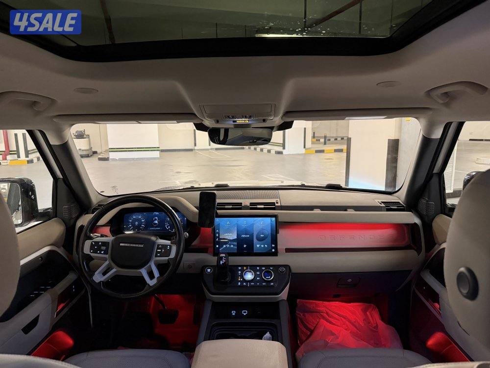 ديفندر 4 سلندر8